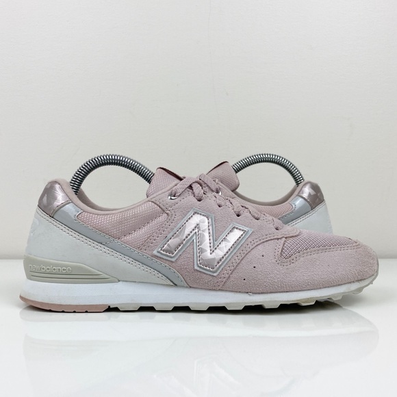 New Balance Women’s 996 Light Pink Suede Athletic Running Shoes Size 9.5 B - Picture 1 of 9